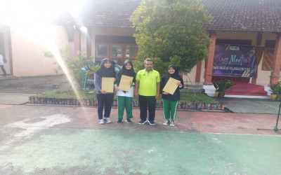 SENAM BERSAMA DAN PENYERAHAN PENGHARGAAN BAGI SISWI BERPRESTASI SMAN PILANGKENCENG